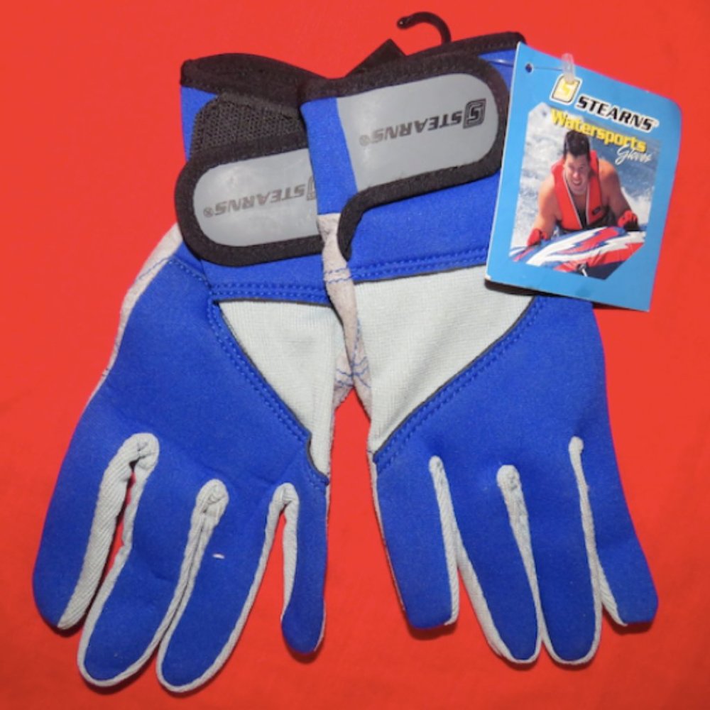 Sterns Water Sports Gloves - Size Small to Medium